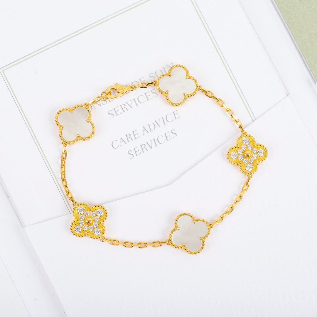 [Van Cleef & Arpels] アルハンブラ ダイヤモンド 5連ブレスレット | ヴァン クリーフ & アーペル レディースジュエリー｜本日限定特価｜新品未使用