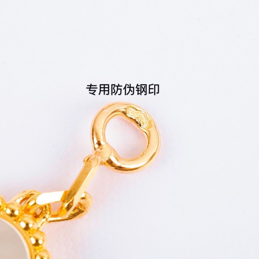[Van Cleef & Arpels] アルハンブラ ダイヤモンド 5連ブレスレット | ヴァン クリーフ & アーペル レディースジュエリー｜本日限定特価｜新品未使用
