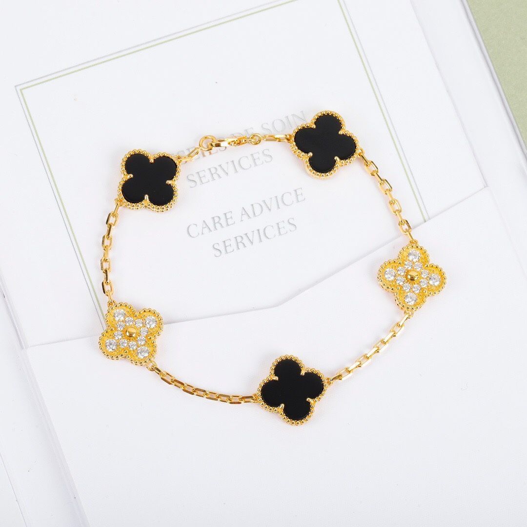 [Van Cleef & Arpels] アルハンブラ ダイヤモンド 5連ブレスレット | ヴァン クリーフ & アーペル レディースジュエリー｜本日限定特価｜新品未使用
