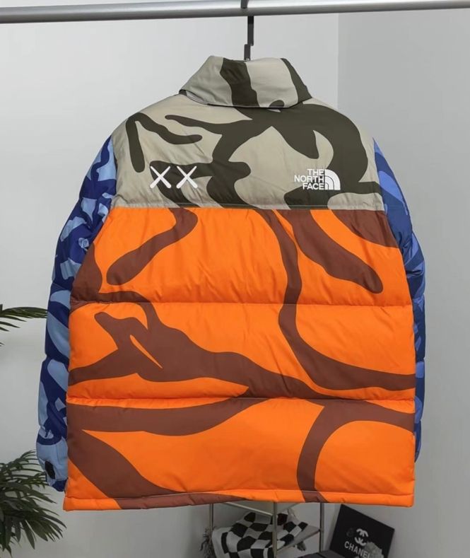 THE NORTH FACE XX KAWS 連名モデル ノースフェイス ジョイント セサミストリート カモフラージュ ダウンジャケット Nutse Waterproof 700 パフカラー カモフラージュ ダウンジャケット ジャケット THE NORTH FACE XX KAWS 連名モデル ノースフェイス ジョイント セサミストリート カモフラージュ ダウンジャケット Nutse Waterproof 700 パフカラー カモフラージュ ダウンジャケット ジャケット