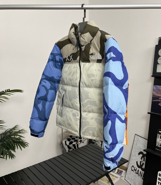 THE NORTH FACE XX KAWS 連名モデル ノースフェイス ジョイント セサミストリート カモフラージュ ダウンジャケット Nutse Waterproof 700 パフカラー カモフラージュ ダウンジャケット ジャケット THE NORTH FACE XX KAWS 連名モデル ノースフェイス ジョイント セサミストリート カモフラージュ ダウンジャケット Nutse Waterproof 700 パフカラー カモフラージュ ダウンジャケット ジャケット