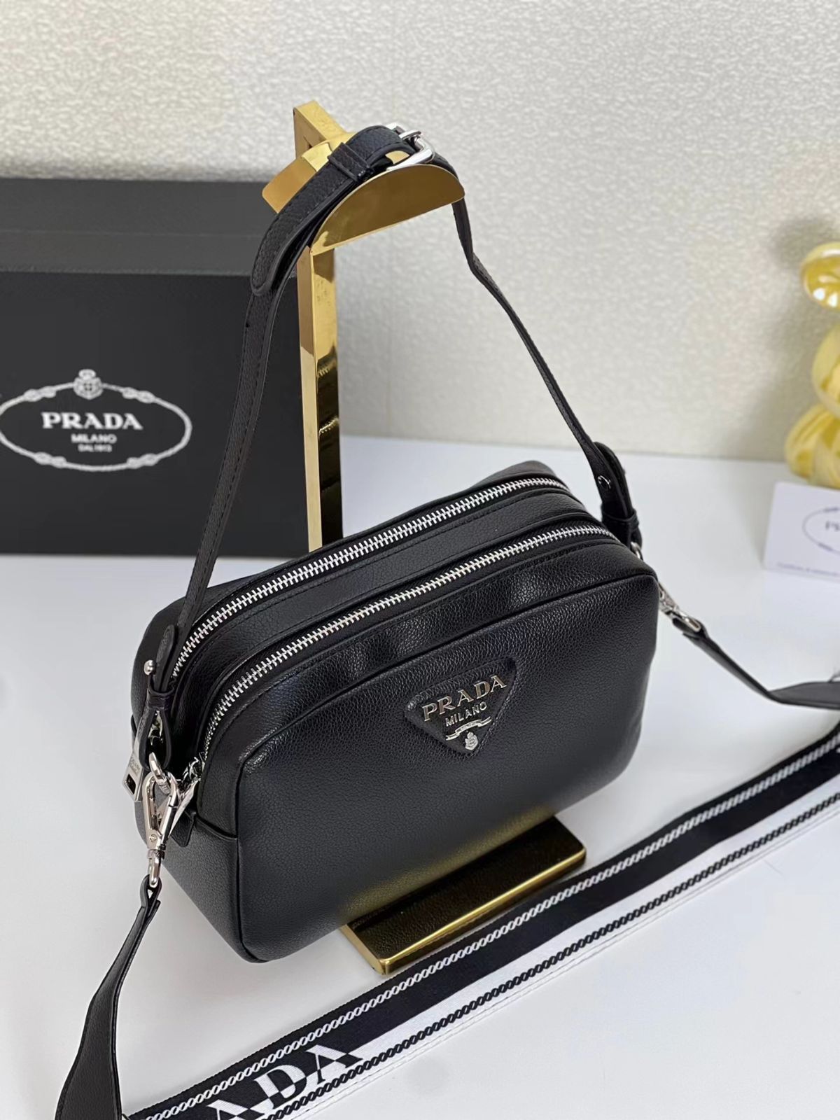 PRADA プラダ 斜め掛け ショルダーバッグ PRADA プラダ 斜め掛け ショルダーバッグ