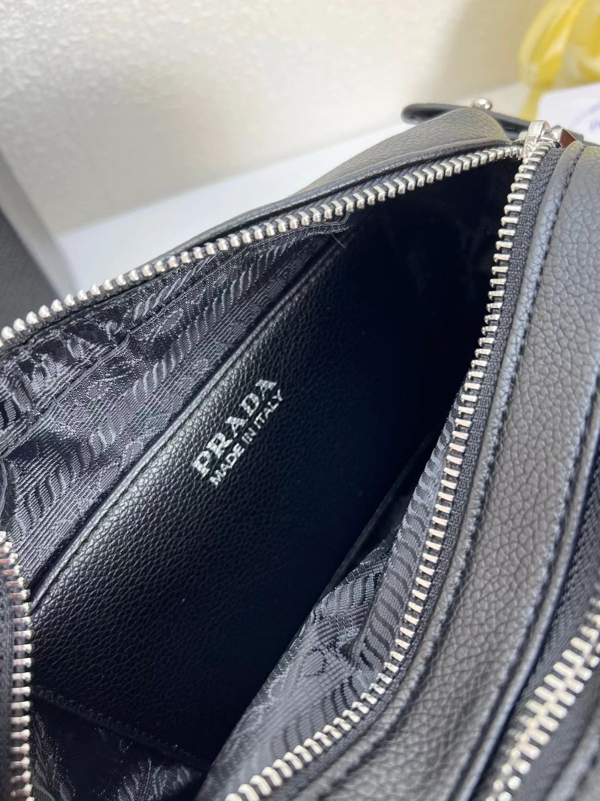 PRADA プラダ 斜め掛け ショルダーバッグ PRADA プラダ 斜め掛け ショルダーバッグ