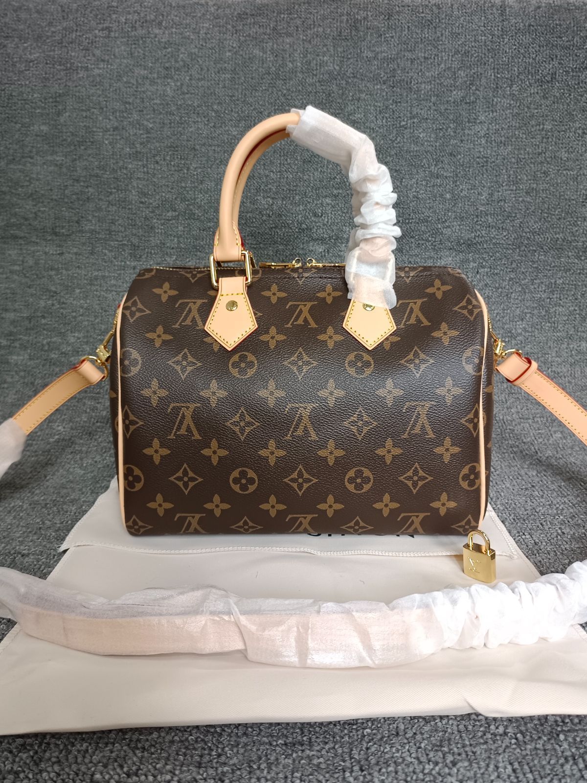 人気商品LOUIS VUITTON ルイヴィトン スピーディ 25 ハンドバッグ