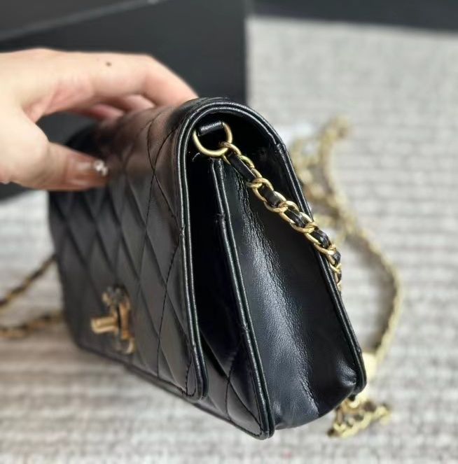 極上美品★CHANELシャネル ミニフラップバッグ ブラック 極上美品★CHANELシャネル ミニフラップバッグ ブラック