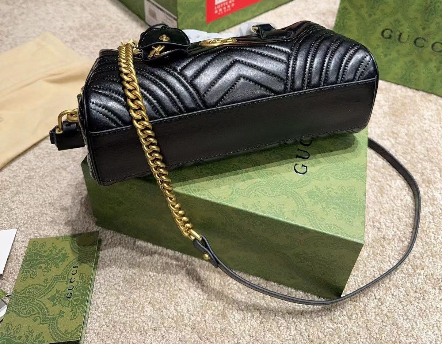 実物撮影☆GUCCI グッチ　marmont ハンドバッグ