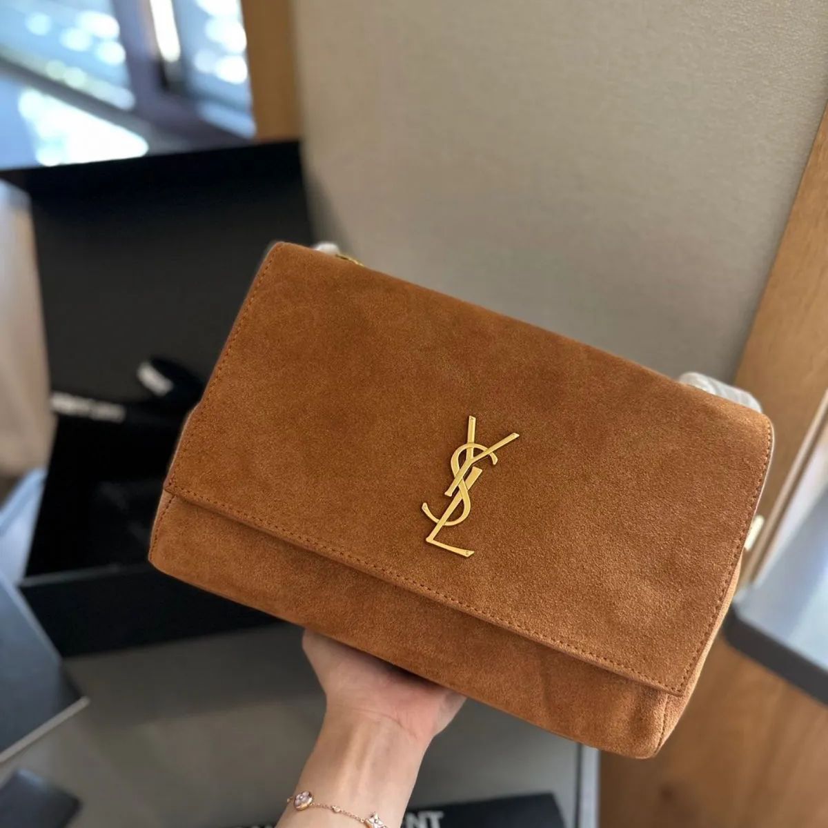 ★YSL★-イヴサンローラン ショルダーバッグ ★YSL★-イヴサンローラン ショルダーバッグ