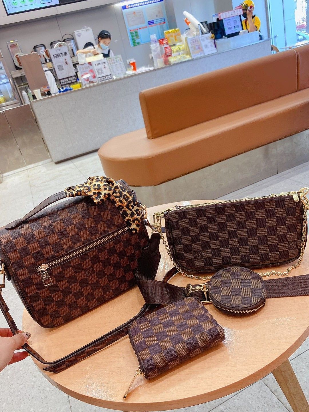 送料無料 LOUIS VUITTON ルイヴィトン ショルダーバッグ 財布 3点セットバッグ 送料無料 LOUIS VUITTON ルイヴィトン ショルダーバッグ 財布 3点セットバッグ