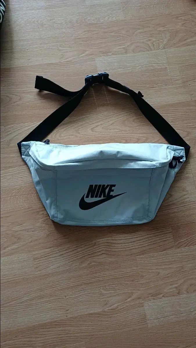 NIKE ヒップバッグ ウエストバッグ