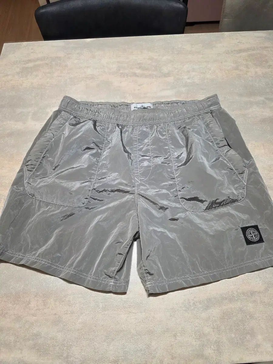STONE ISLAND ストーンアイランド ナイロンハーフパンツ 32サイズ 格安
