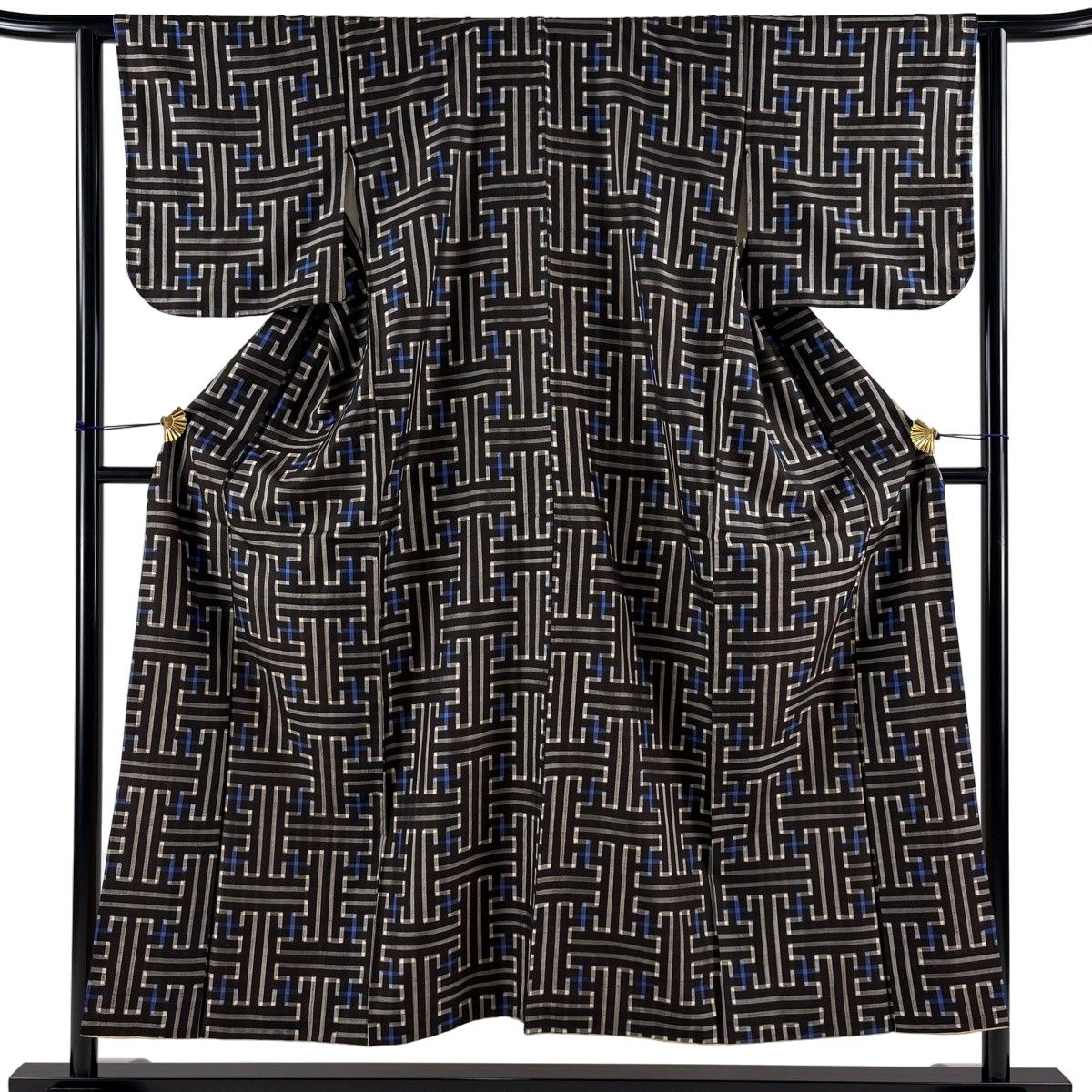 紬 身丈151.5cm 裄丈62.5cm S 袷 幾何学 焦茶色 正絹 名品 【中古】