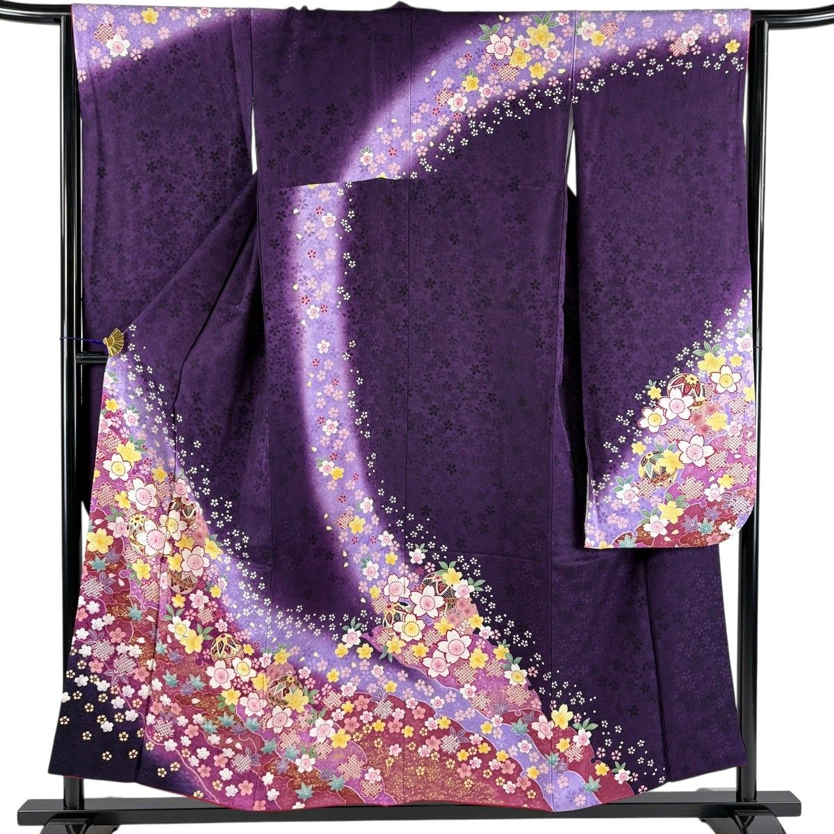 振袖 身丈154cm 裄丈65cm M 袷 鞠 桜 金糸 金彩 濃紫 正絹 名品 【中古】
