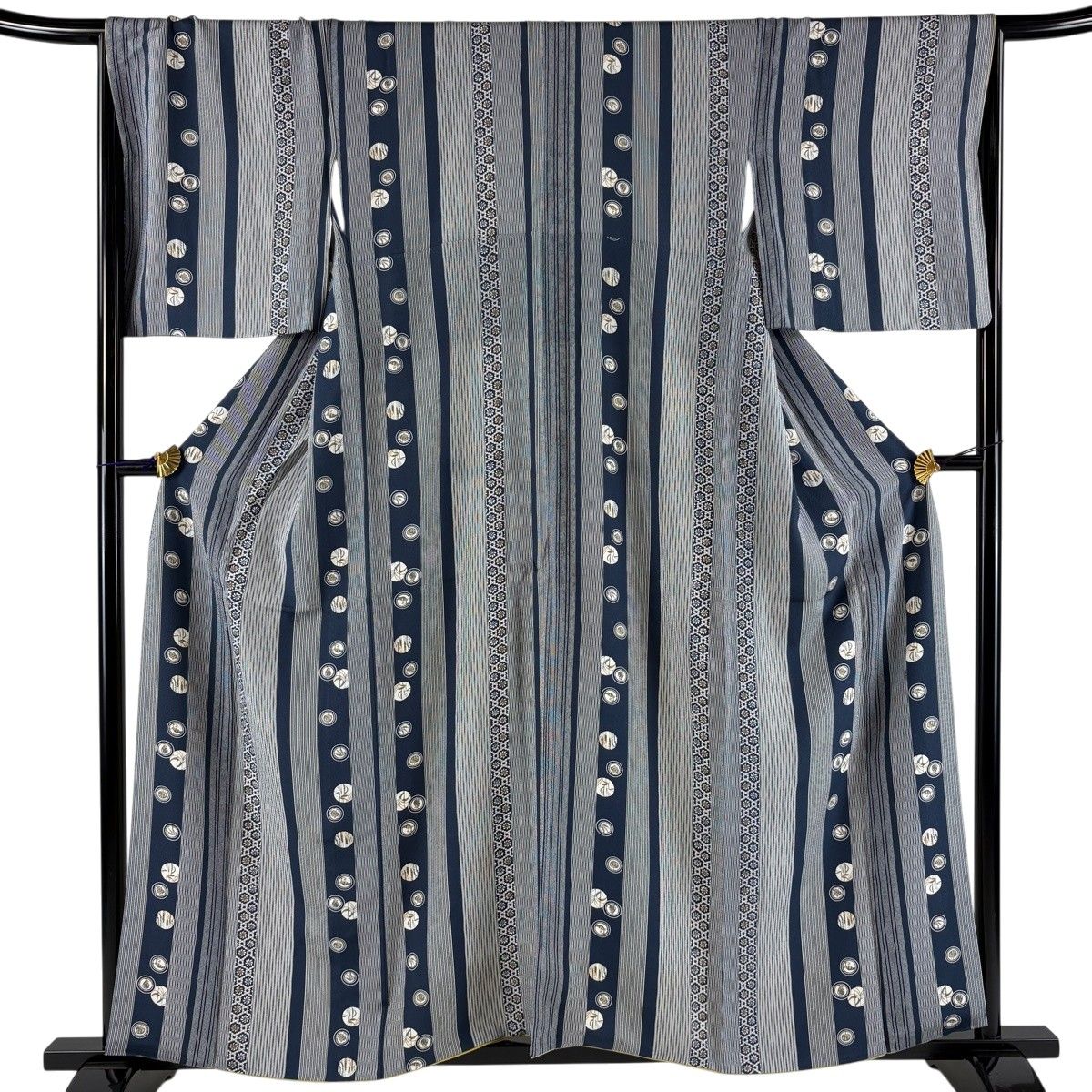 【美品】 小紋 身丈158cm 裄丈67cm M 袷 やまと 縞 丸文 紺色 正絹 秀品 【中古】