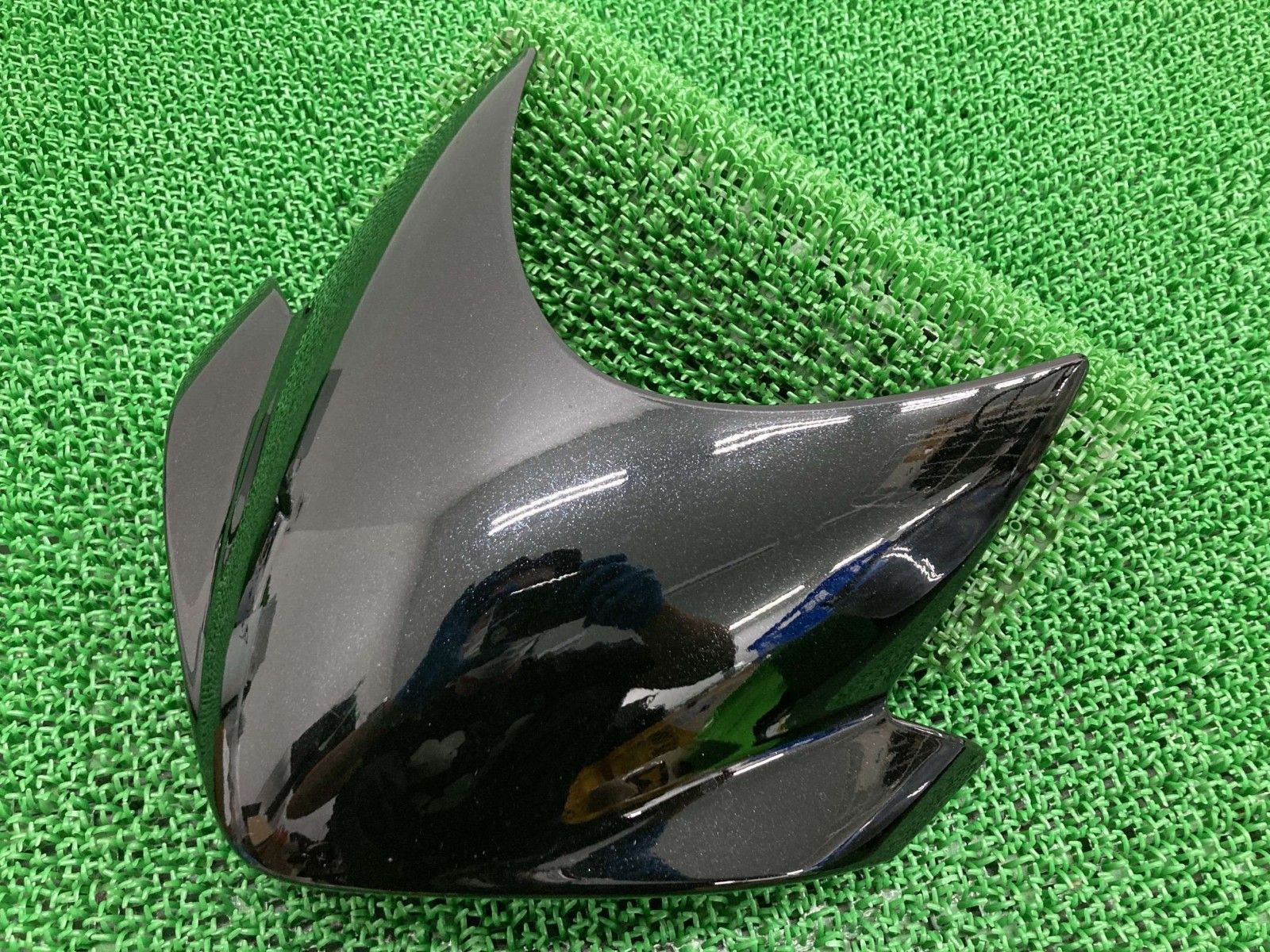 ストリートトリプル1050 フロントカウル 黒M A9700286 トライアンフ(TRIUMPH) 純正 中古 Vu