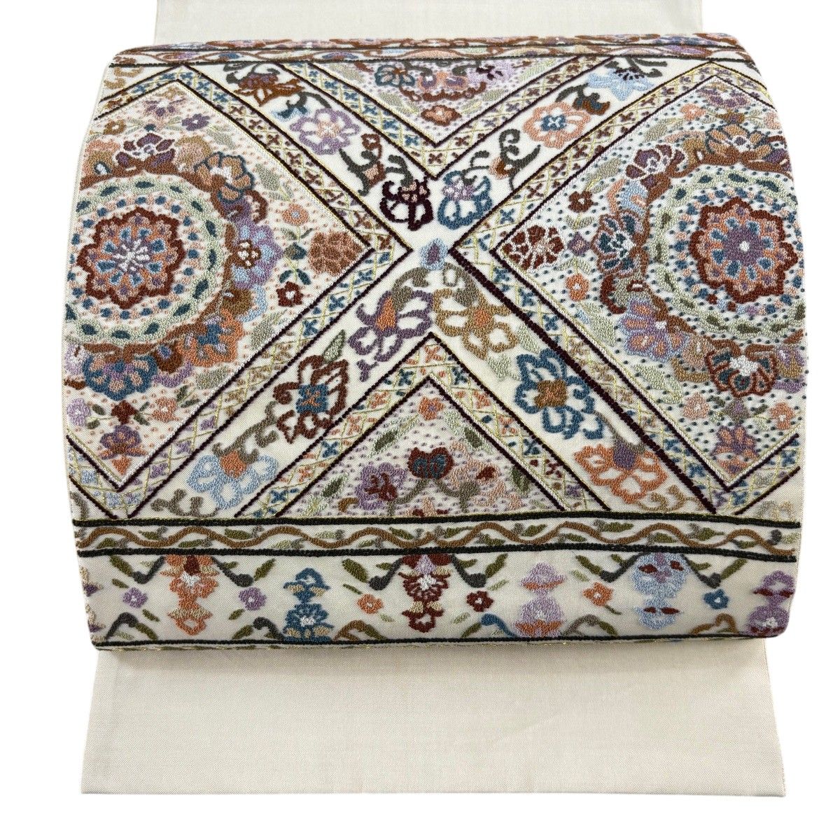 袋帯 名品 華文 花唐草 相良刺繍 金糸 クリーム お太鼓柄 正絹 【中古】