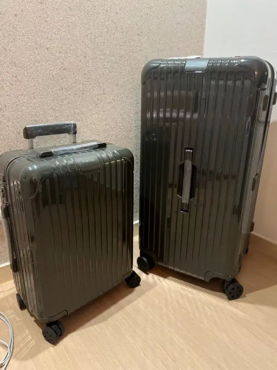リモワ キャリアー トランク PLUS