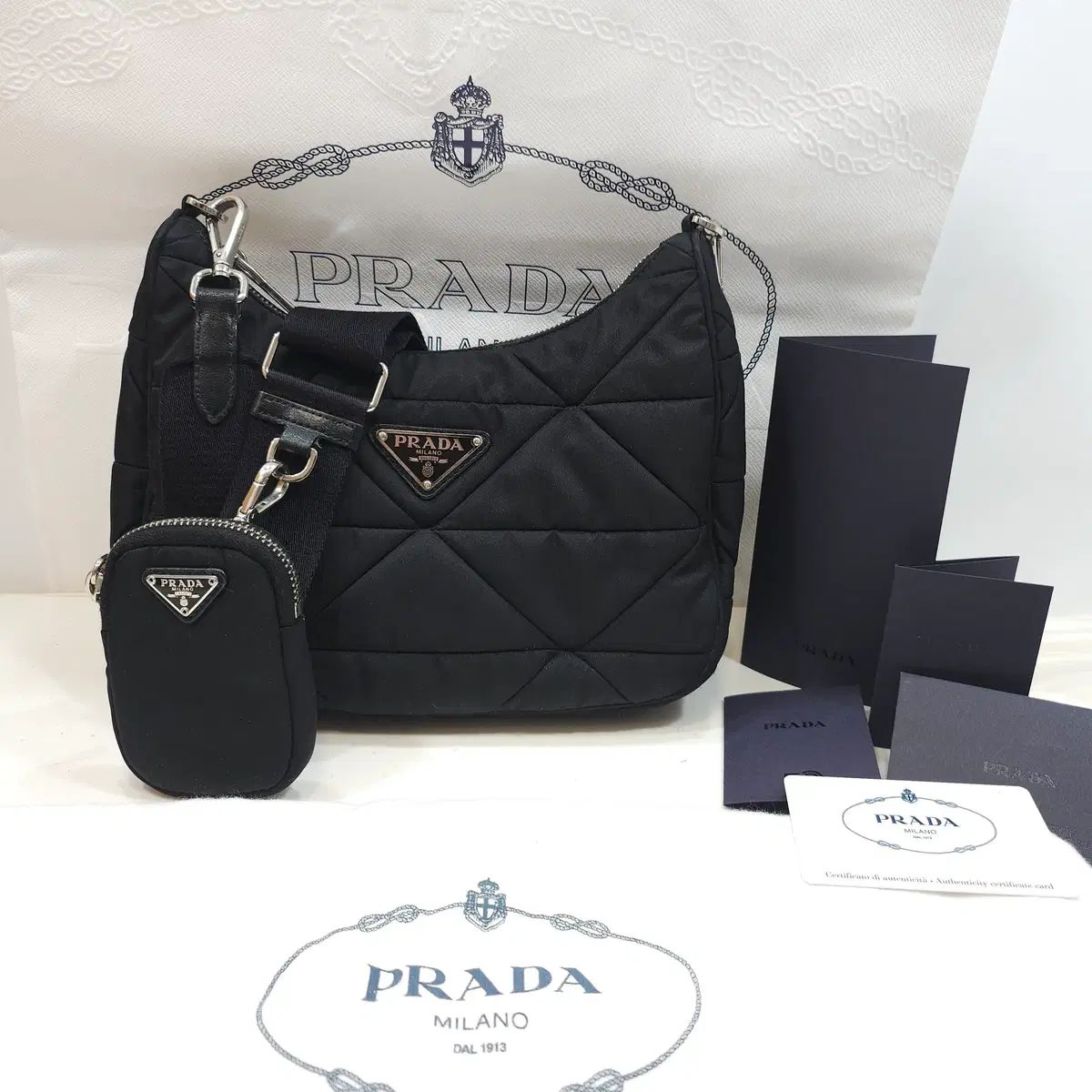 正規品 PRADA パデッド リナイロン ショルダーバッグ 1BC151