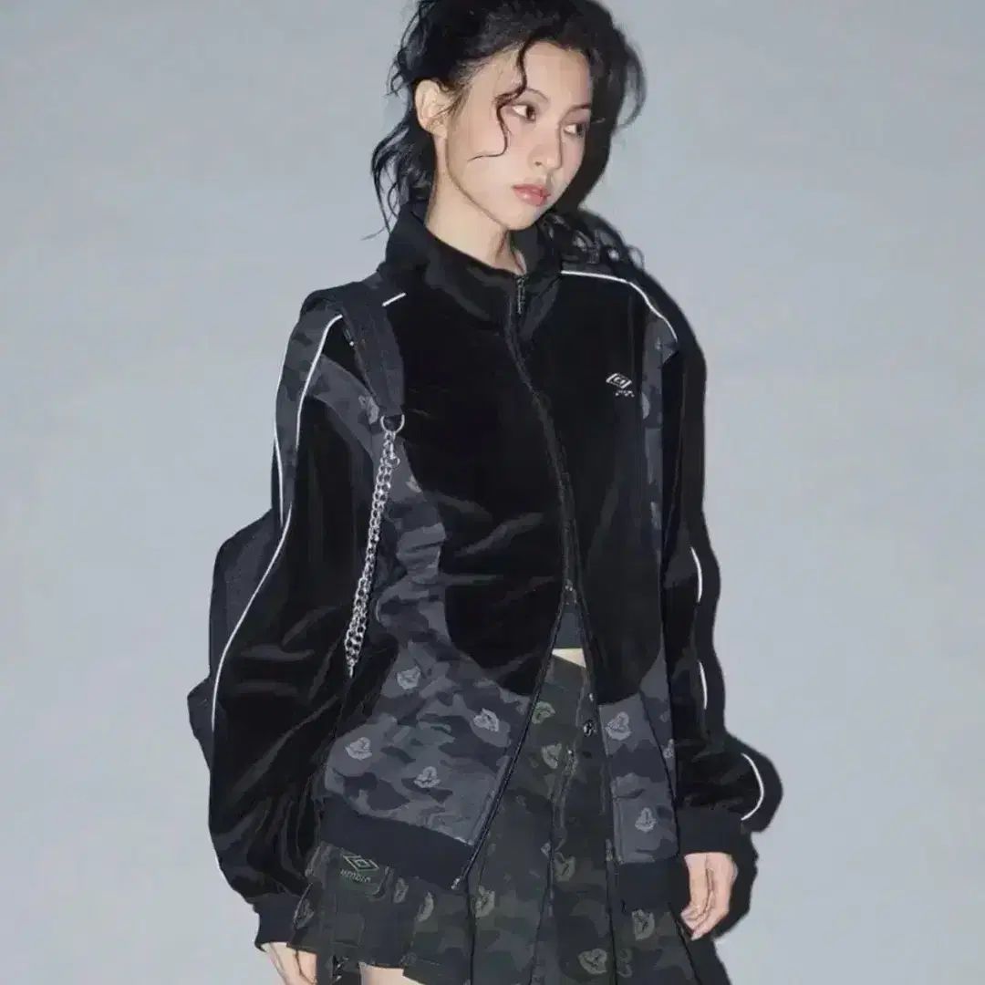 XS 85 アンブロ リー ベロア track Jaket ジップアップ ジャージ ブラック