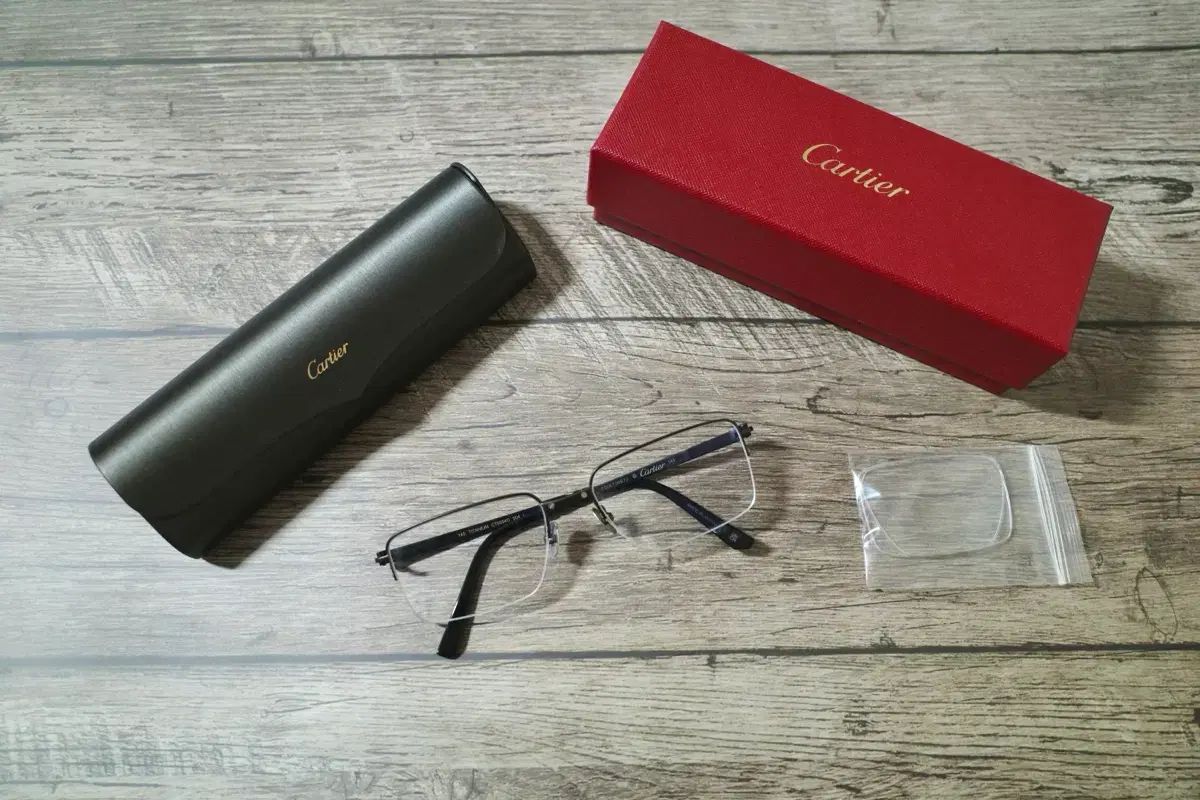 カルティエ ハーフリム CT0554O マットブラック