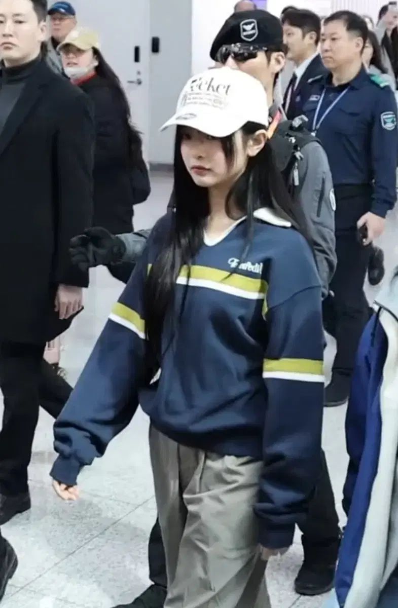 (ニュージーンズ ハニ マン투맨) Teket テケット スウェットシャツ *존예보장*