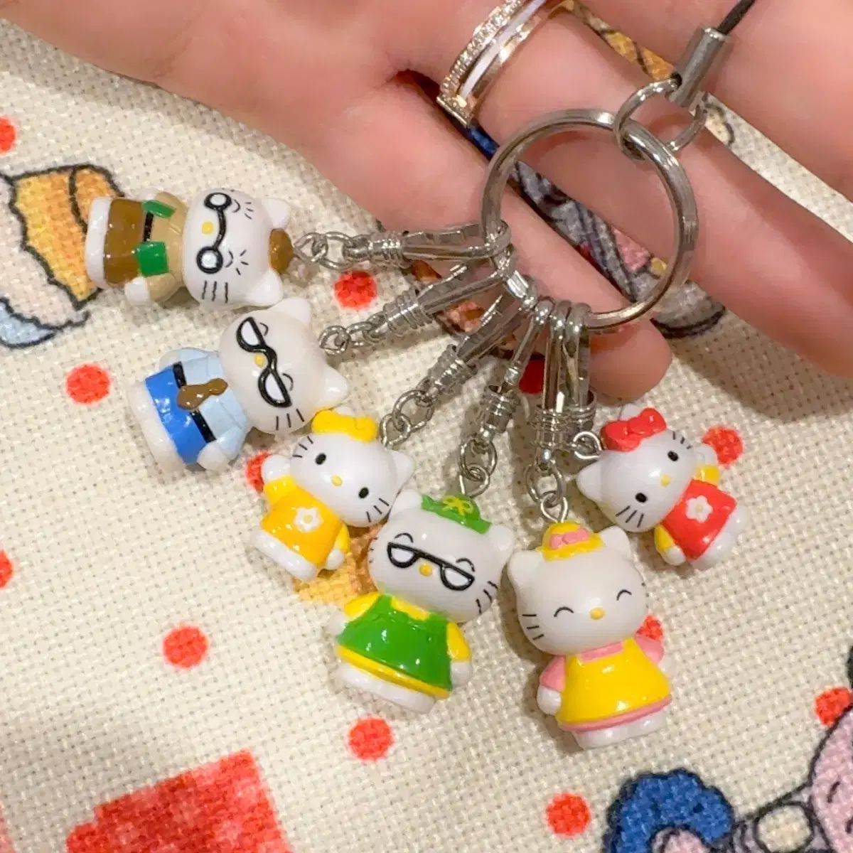 クラシック サンリオ ハローキティ ファミリー フィギュア キーホルダー セット
