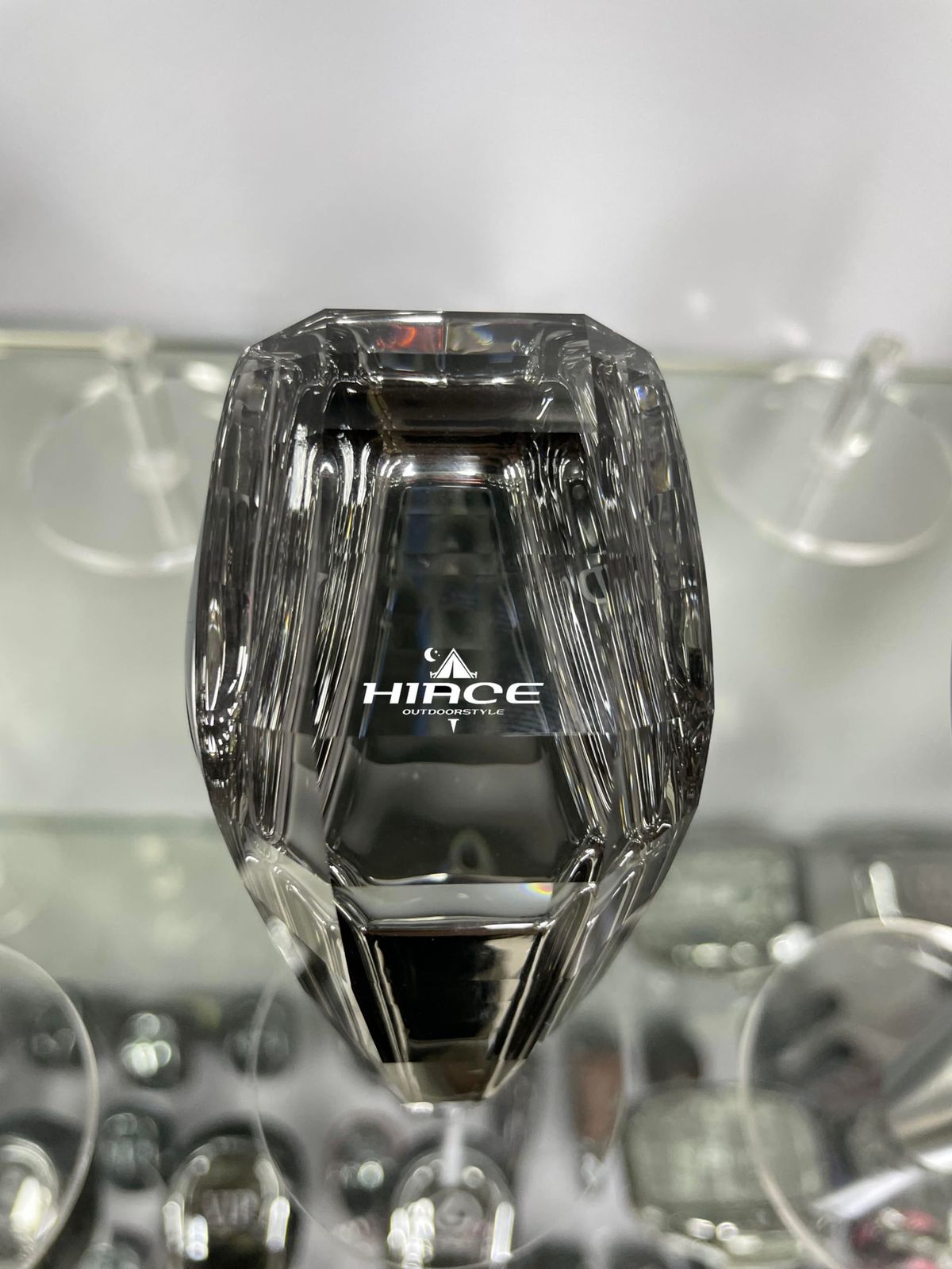 互換性ククリスタルトヨタ ハイエース HIACE （2004-2024）シフトギアクリスタル アップグレード LED イルミネーション タッチセンサー 7色 点灯 ギアスティックシフトノブ ギアノブ カーシフターヘッド シフトノブ カバー M8 汎用 ...