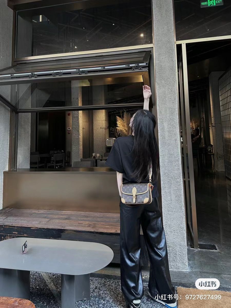 【今日特価】LV ジップ付き Diane ハンドバッグ 送料無料！在庫限定価格