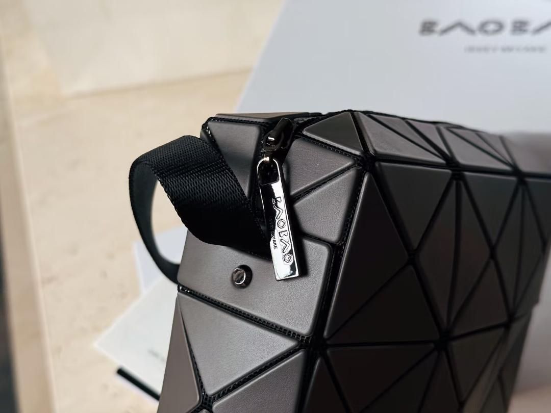 新品 BAOBAO Issey Miyake CUBOID ショルダーバッグ