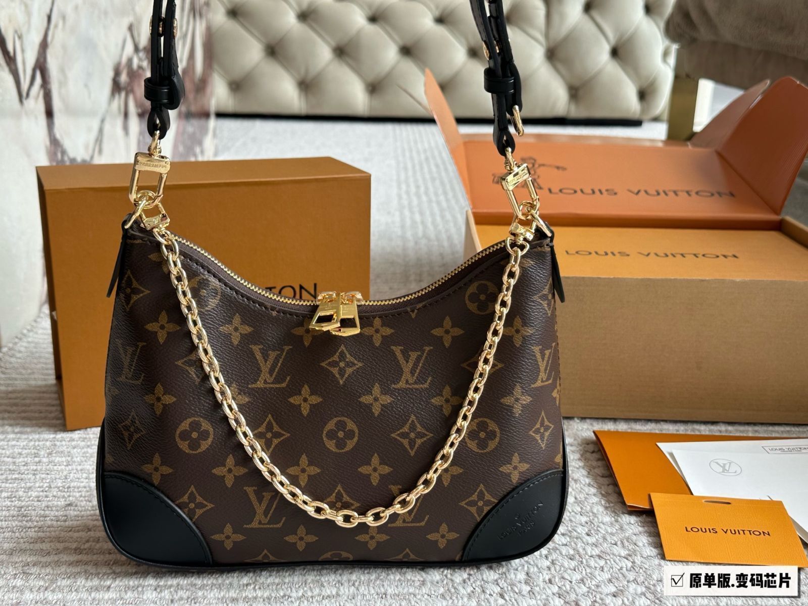 【今日特価】Louis Vuitton Monogram Half Moon Bag ハーフムーン バッグ（全鋼ハードウェア・NFC 対応）