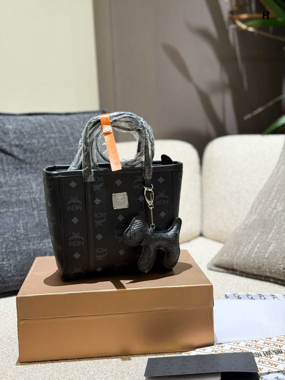 【今日特価】MCM バーガス ラケット バッグ 18.5cm