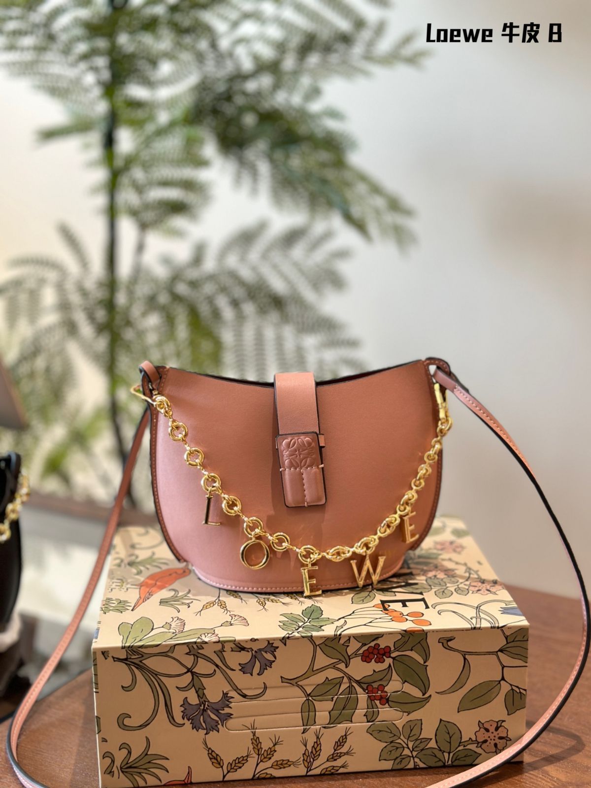 今日特価 LOEWE モルデッド バケツ バッグ 超可愛い小さなバケツバッグ