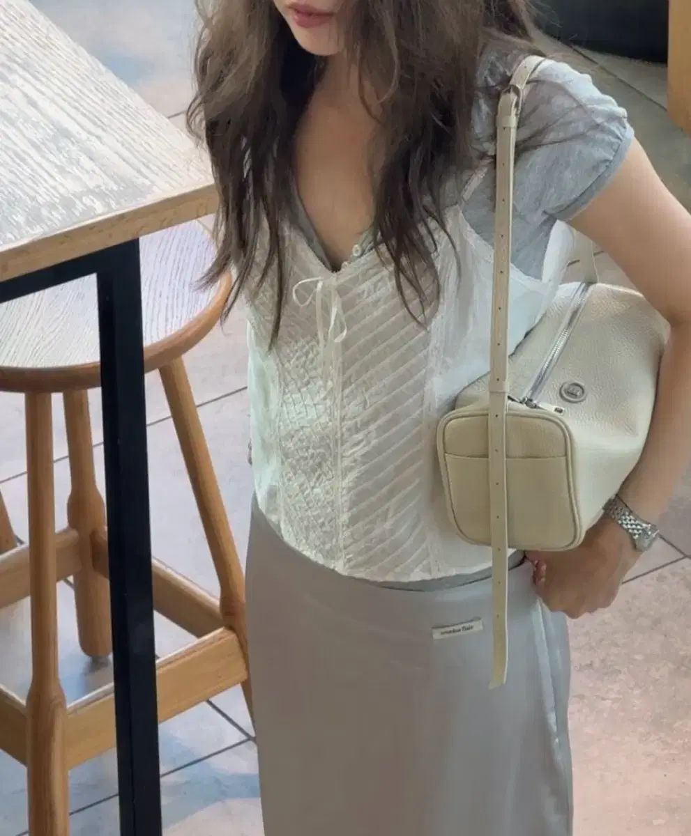 オーバーデューフレア lace satin midi skirt シルバー