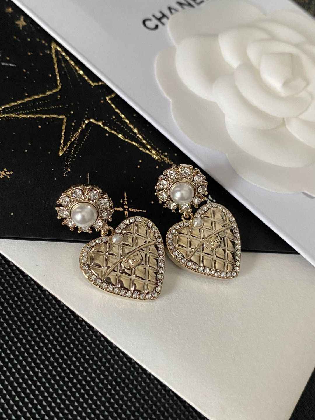 【今日特価】Chanel ヴィンテージ ダブル C ピアス 送料無料