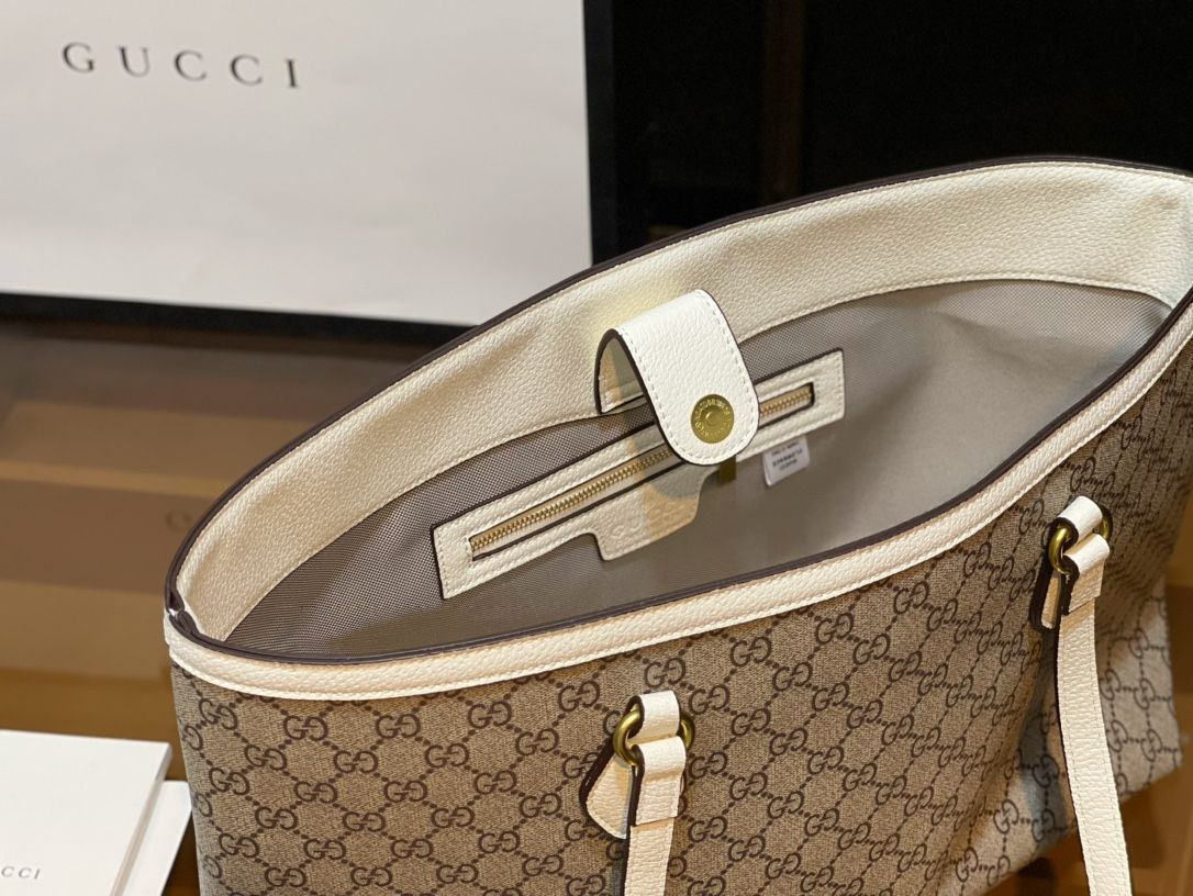 送料込☆ GUCCI グッチ トートバッグ ショルダーバッグ 財布 3点セットバッグ 送料込☆ GUCCI グッチ トートバッグ ショルダーバッグ 財布 3点セットバッグ