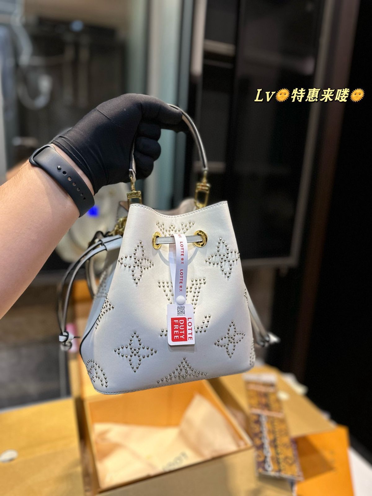 【Louis Vuitton】今日特価！NEONOE BB 真 “金” バッグ 送料無料 限定在庫のお得な価格です！-WT0輸入