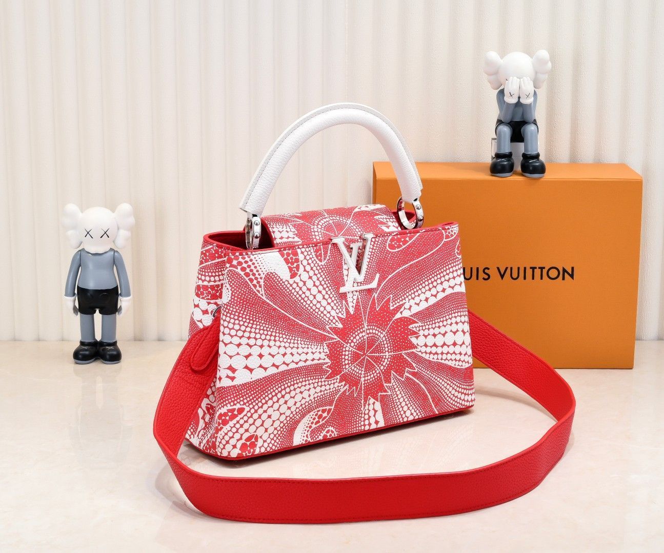【今日特価】LV x YK Capucines BB ハンドバッグ 送料無料!在庫限定価格 【今日特価】LV x YK Capucines BB ハンドバッグ 送料無料!在庫限定価格
