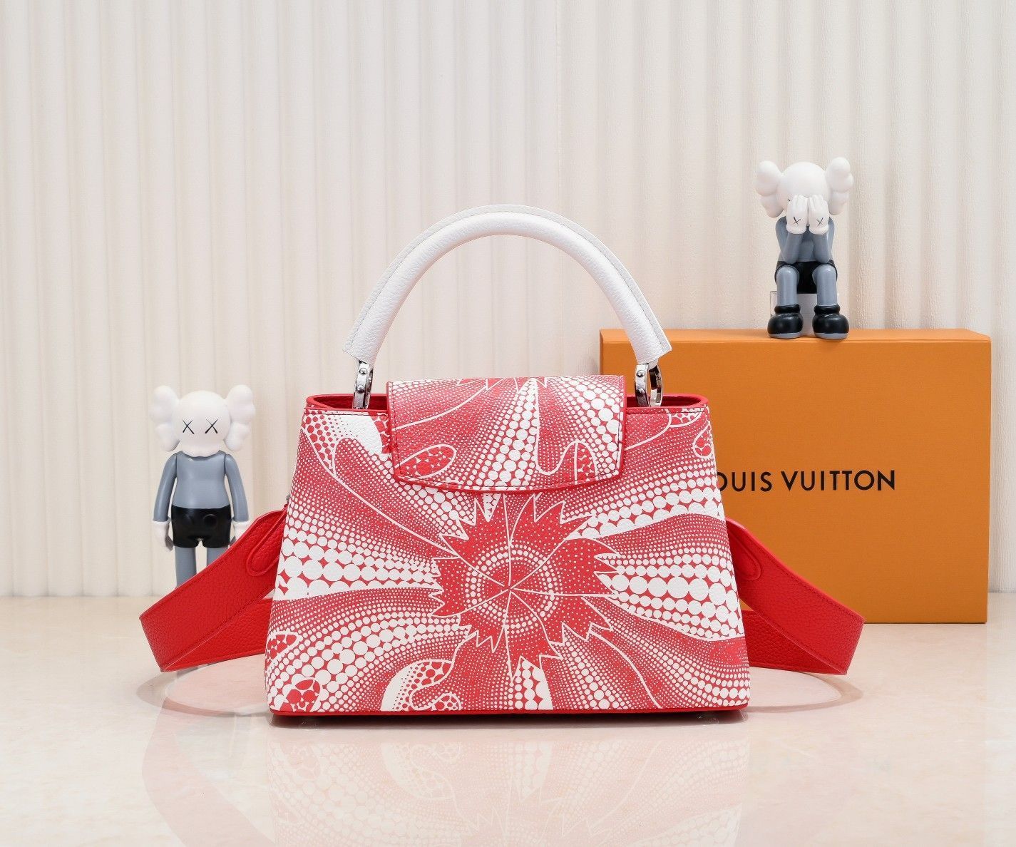 【今日特価】LV x YK Capucines BB ハンドバッグ 送料無料!在庫限定価格 【今日特価】LV x YK Capucines BB ハンドバッグ 送料無料!在庫限定価格