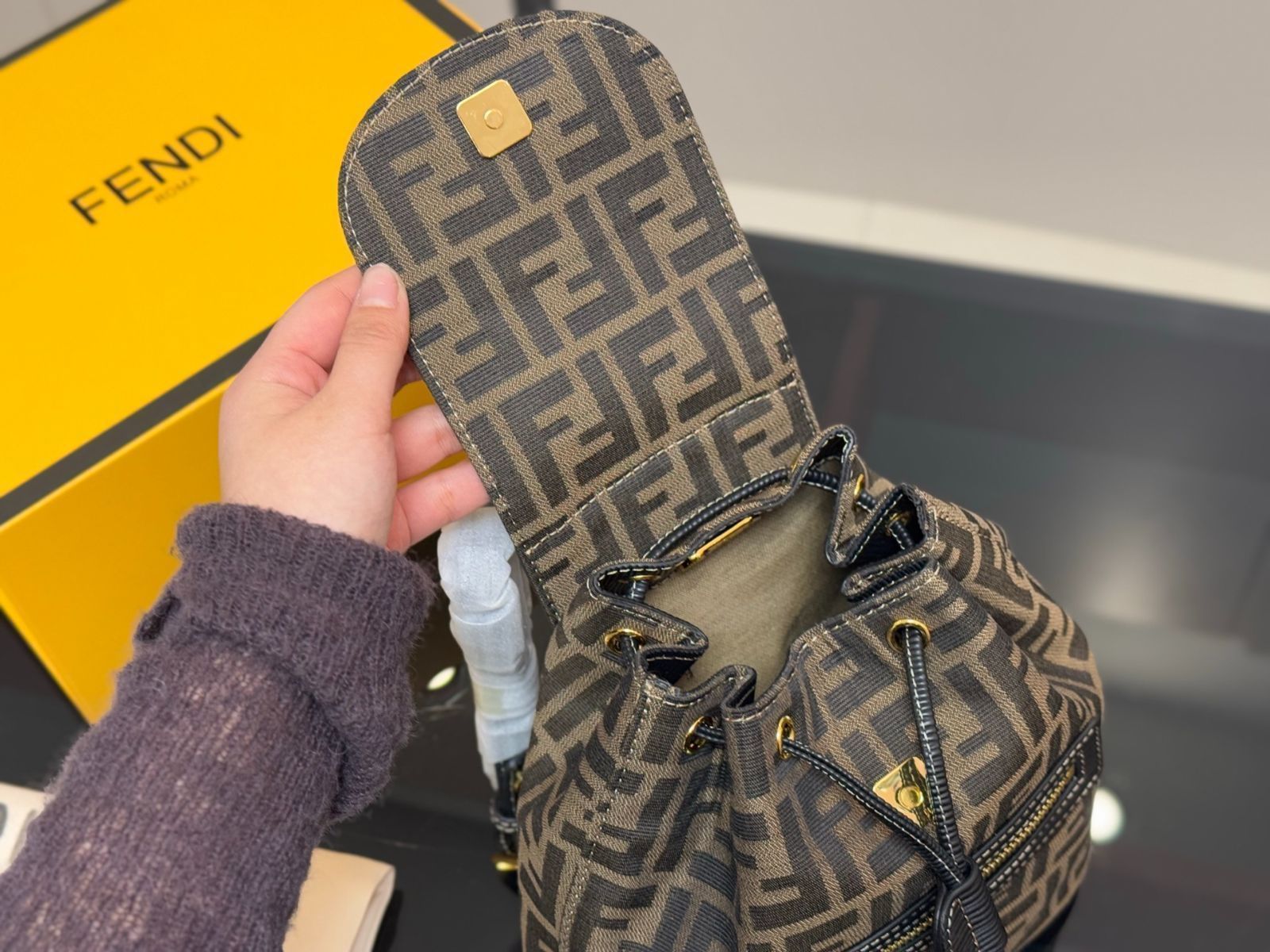 【今日特価】Fendi ヴィンテージ ダブルショルダーバッグ