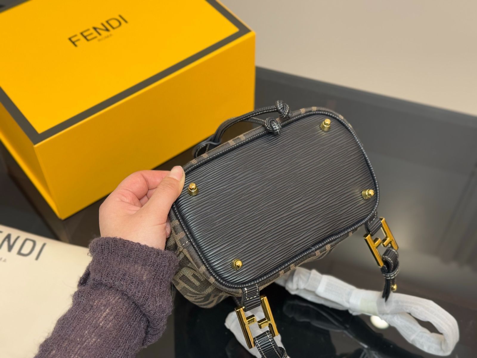 【今日特価】Fendi ヴィンテージ ダブルショルダーバッグ