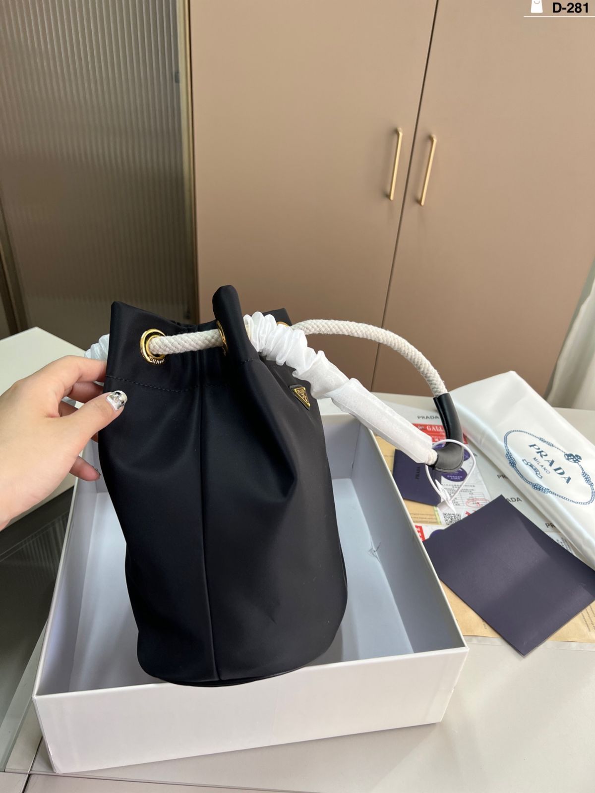PRADA 2025 年春夏季 バケットトートバッグ -MM輸入5 PRADA 2025 年春夏季 バケットトートバッグ -MM輸入5