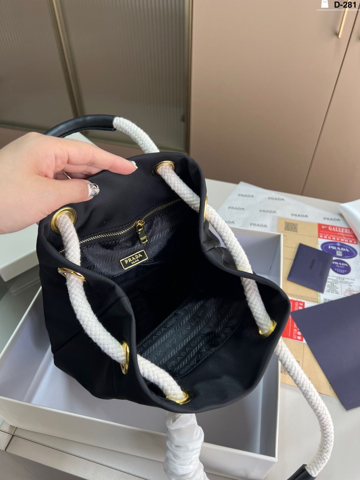 PRADA 2025 年春夏季 バケットトートバッグ -MM輸入5 PRADA 2025 年春夏季 バケットトートバッグ -MM輸入5