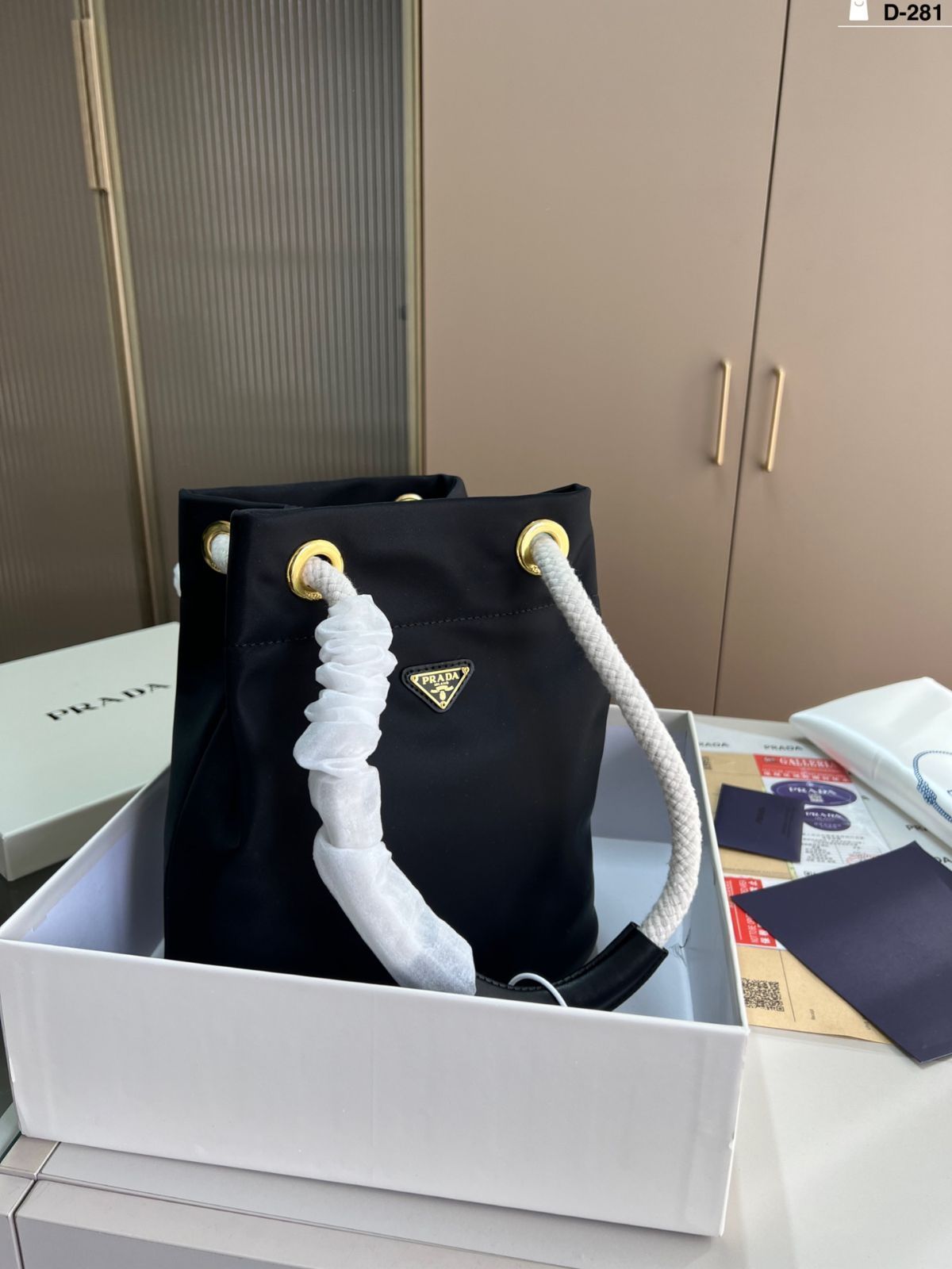 PRADA 2025 年春夏季 バケットトートバッグ -MM輸入5 PRADA 2025 年春夏季 バケットトートバッグ -MM輸入5