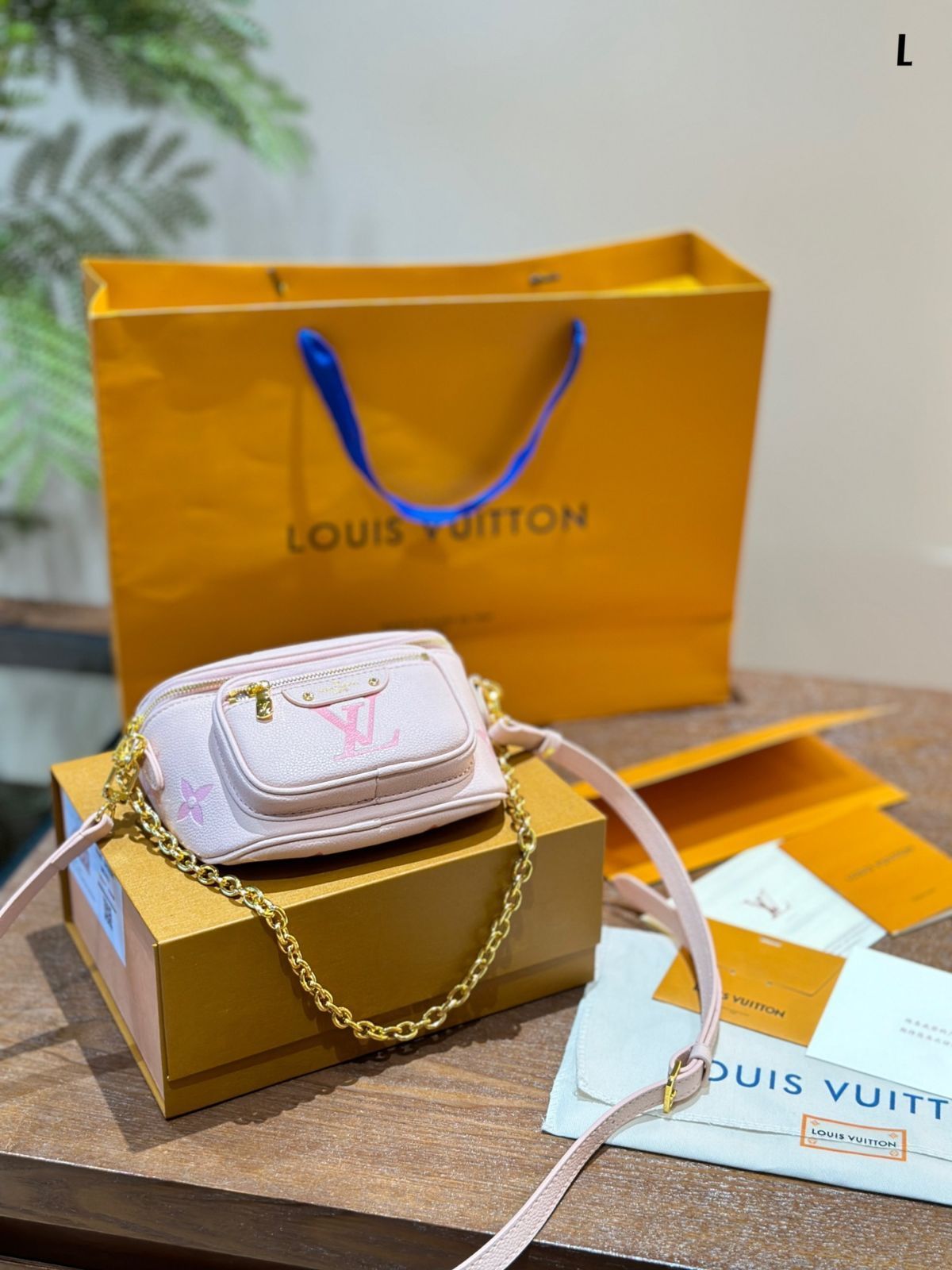 【Louis Vuitton】今日特価！Mini Bumbag ハンドバッグ 送料無料 限定在庫のお得な価格です！-WT0輸入