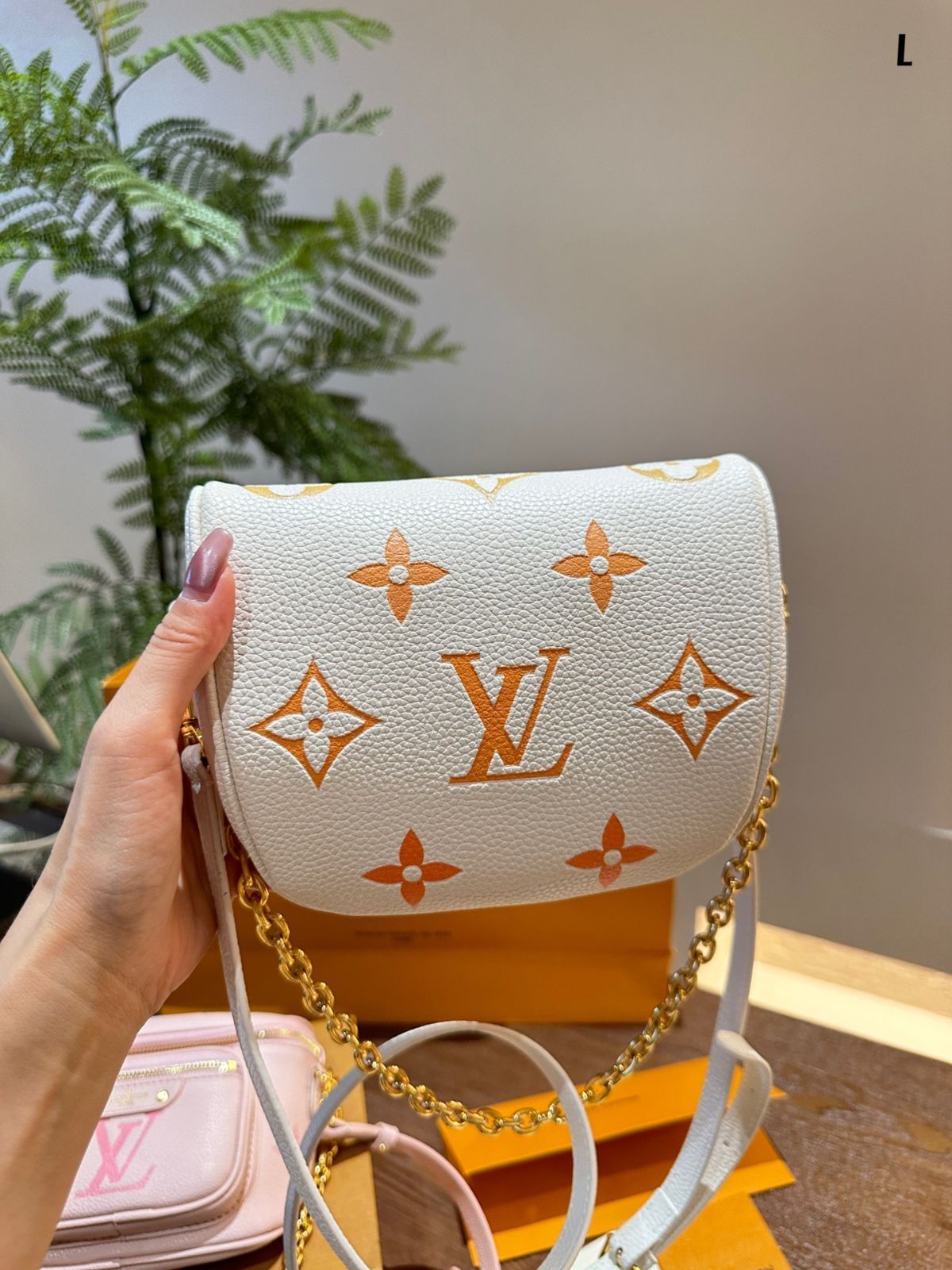 【Louis Vuitton】今日特価！Mini Bumbag ハンドバッグ 送料無料 限定在庫のお得な価格です！-WT0輸入