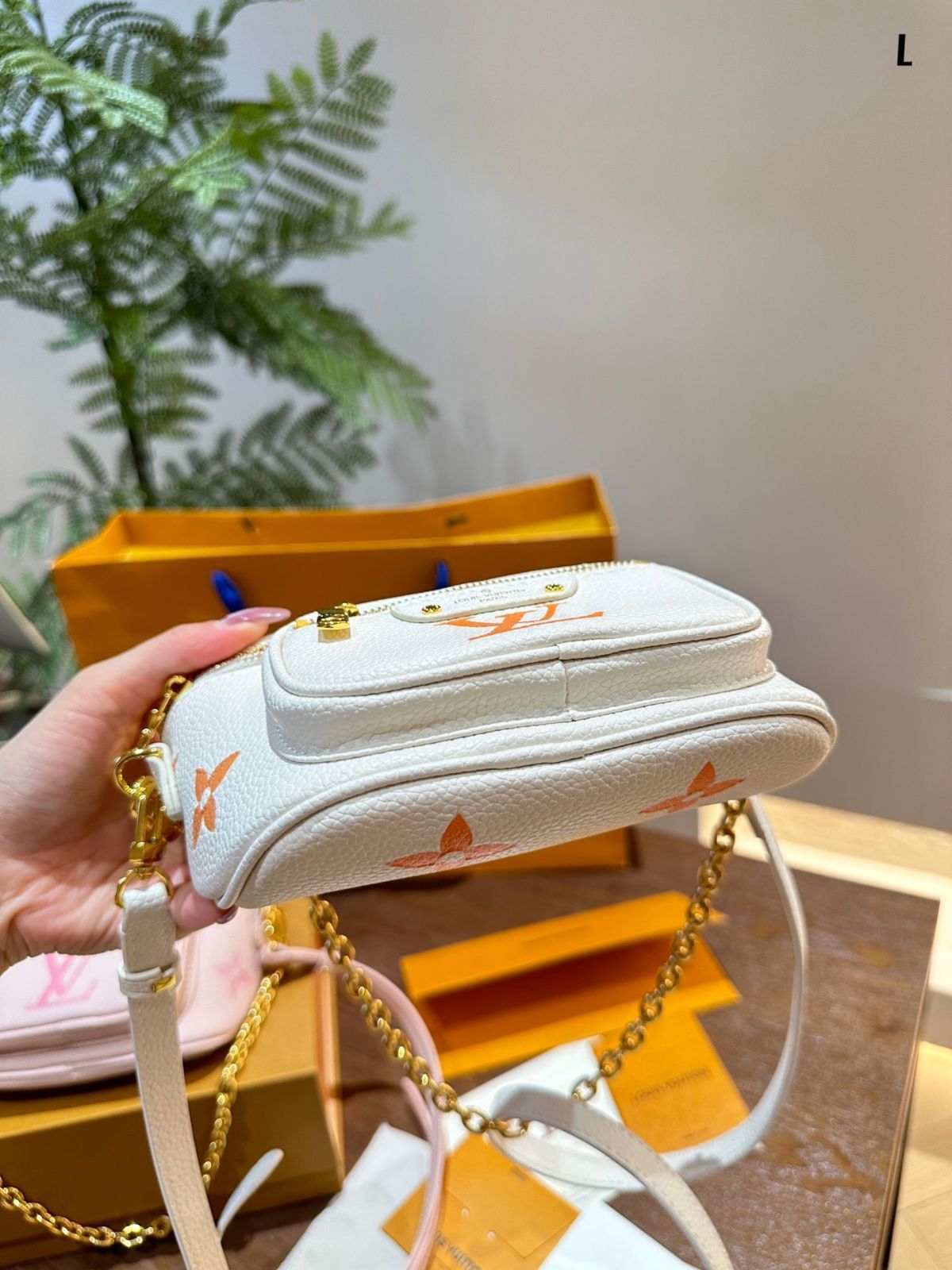 【Louis Vuitton】今日特価！Mini Bumbag ハンドバッグ 送料無料 限定在庫のお得な価格です！-WT0輸入