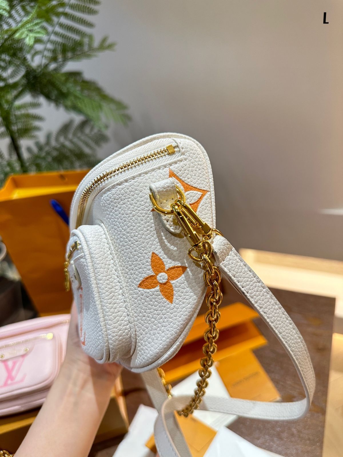 【Louis Vuitton】今日特価！Mini Bumbag ハンドバッグ 送料無料 限定在庫のお得な価格です！-WT0輸入