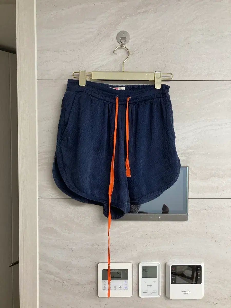 ネイビー ショートパンツ オレンジ シャーリング ハーフパンツ ラッキーシュエトゥ シルク100