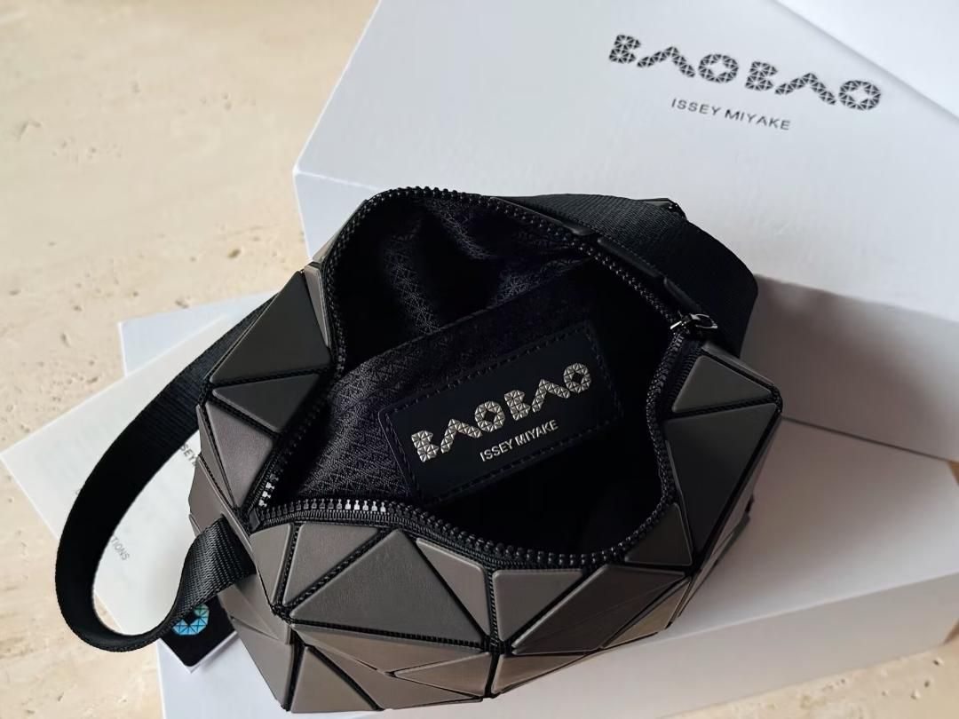新品 BAOBAO Issey Miyake CUBOID ショルダーバッグ