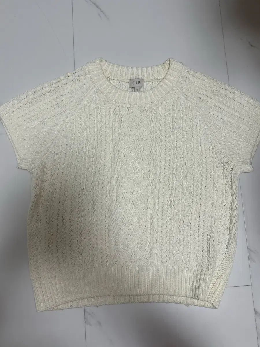 シエ IN ケーブル ニット S サイズ(ほぼ新品)