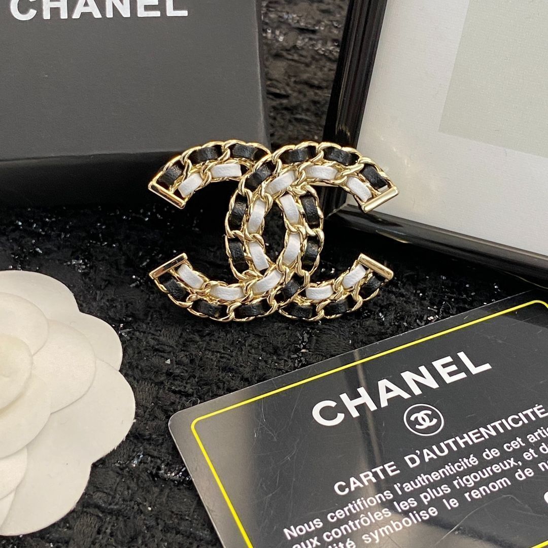 【今日特価】Chanel シャネル ヒットモデル ブローチ